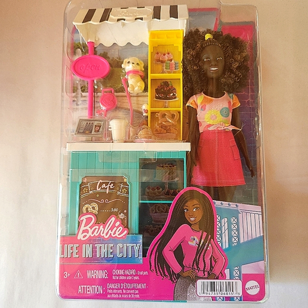 Barbie Life In The City Set NWT